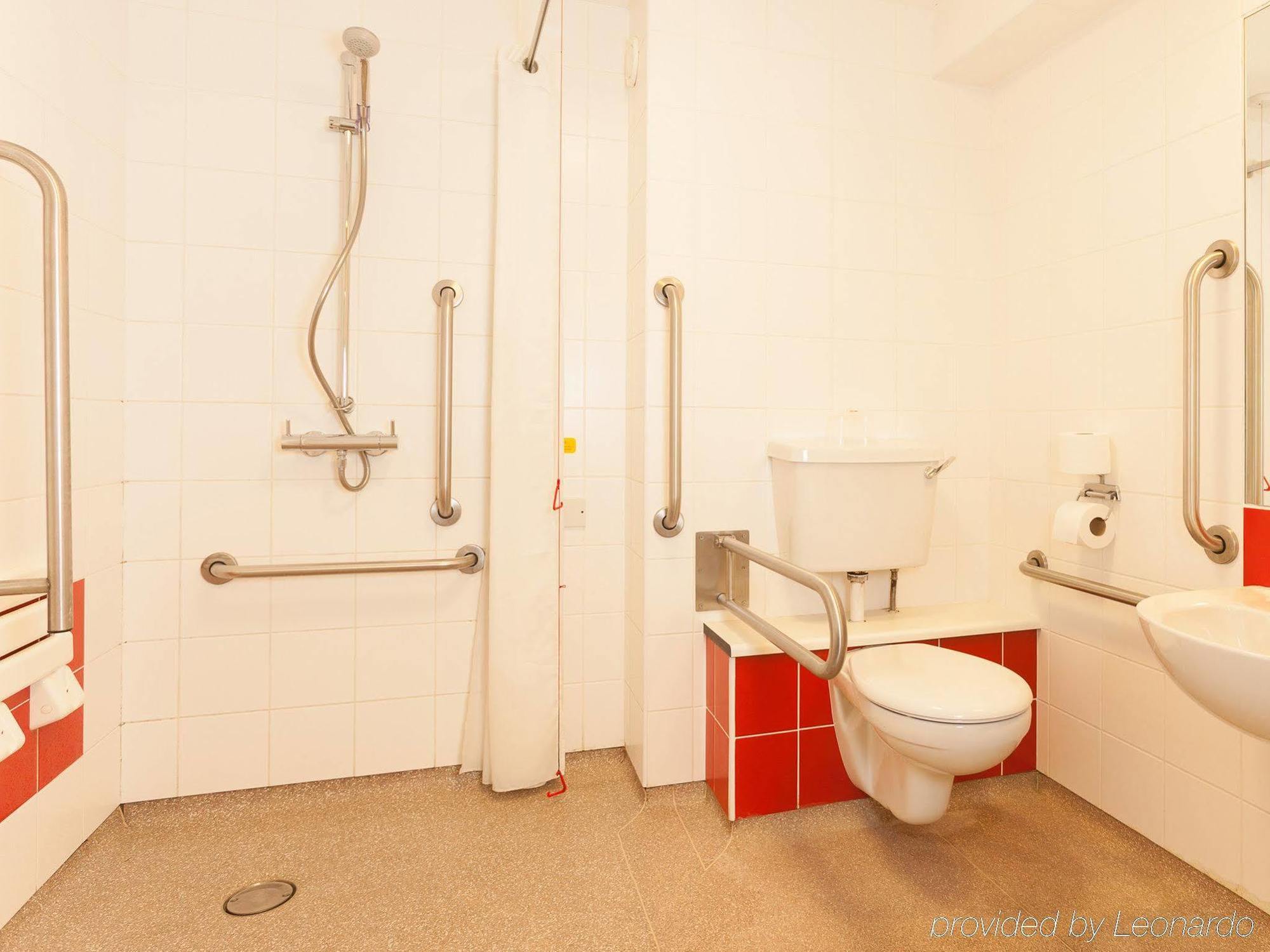 Travelodge London Central Waterloo Eksteriør billede